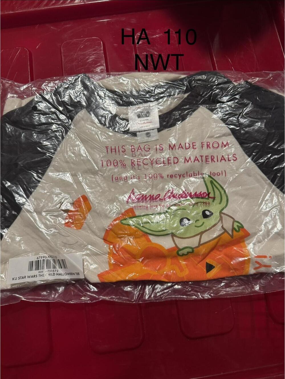 Star Wars The Child Baby Yoda Halloween Shirt NWT
